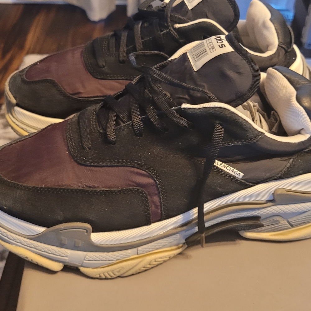 Balenciaga Triple S low trainers - Picture 2 of 12